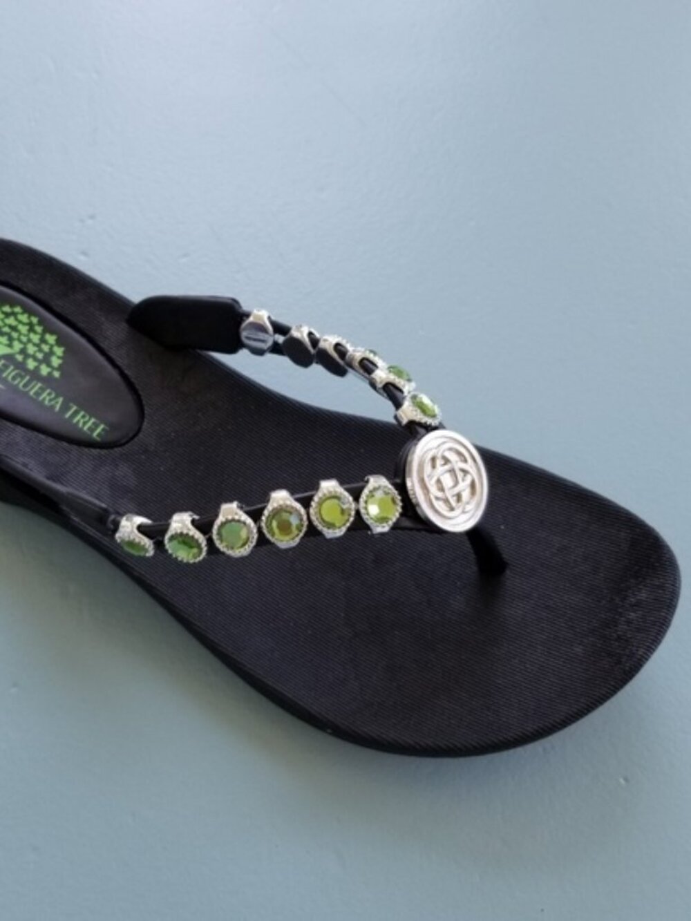 "Emily" Beautiful Crystal Flip Flops Sandals SUPER COMFY Sizes 7 & 8